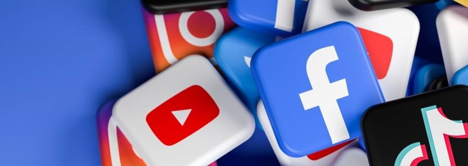 Image avec logos des réseaux sociaux